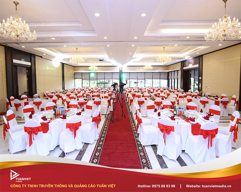 cho thuê ghế inox tuấn việt
