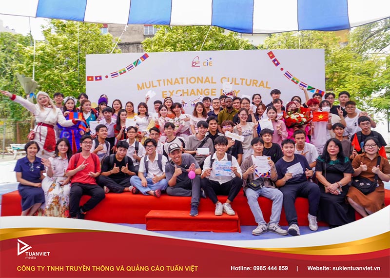 tổ chức giao lưu văn hóa