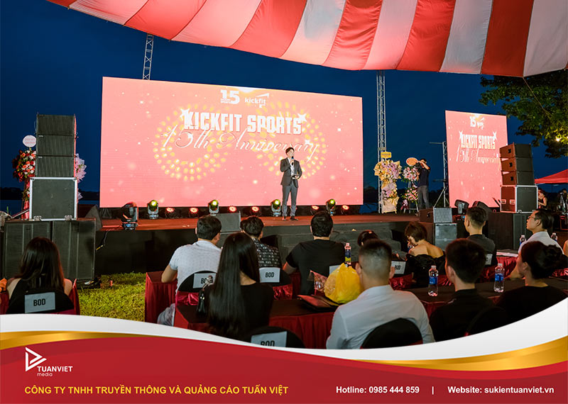 tổ chức sự kiện giao lưu tron gói