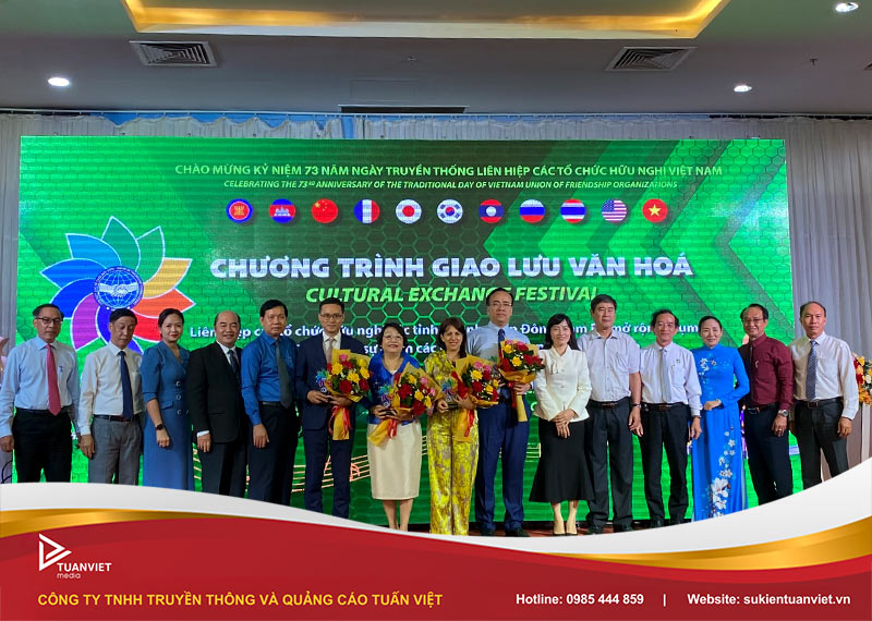 cách tổ chức tiệc giao lưu