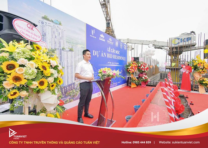 cho thuê bục phát biểu 