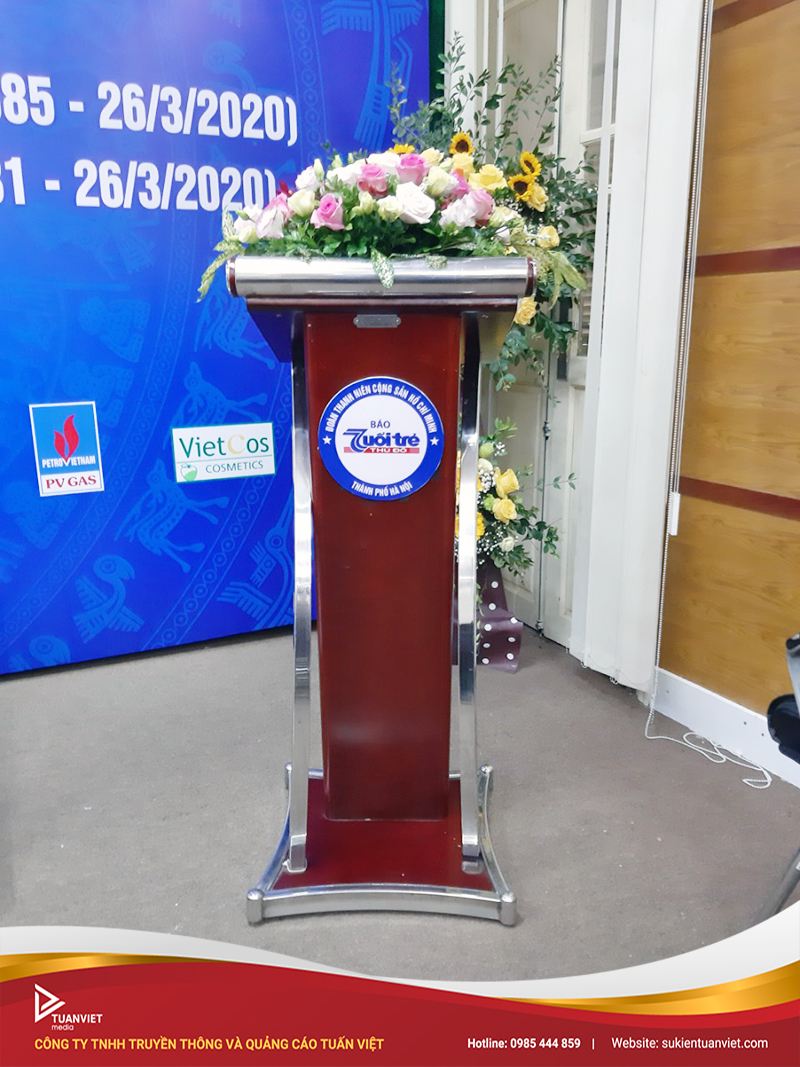 cho thuê bục phát biểu 