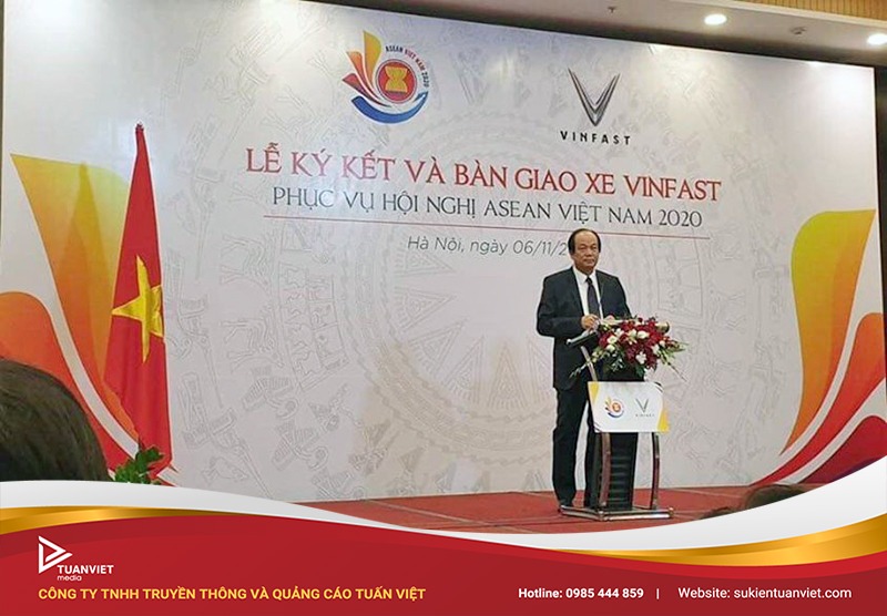 cho thuê bục phát biểu 