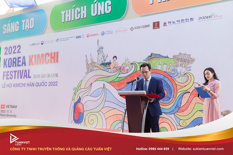 cho thuê bục phát biểu 