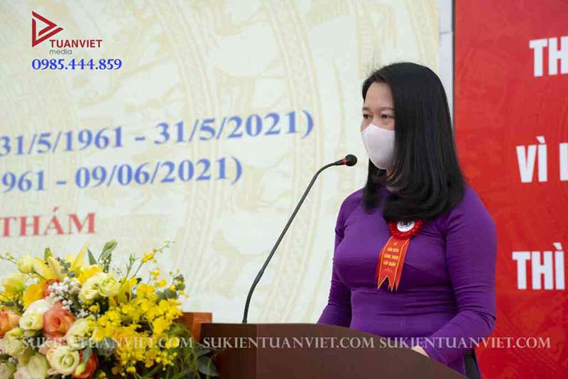 lễ gắn biển
