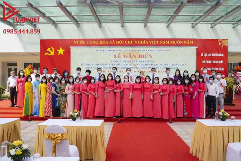 lễ gắn biển