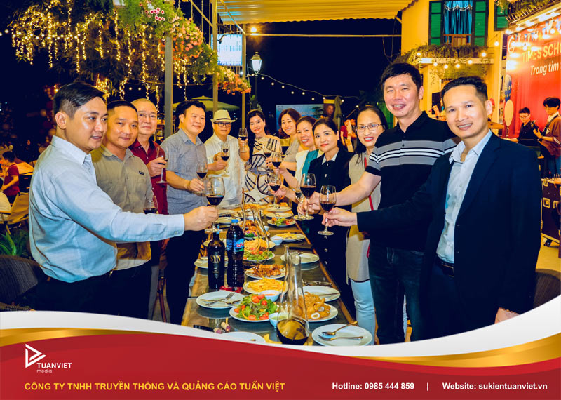 tổ chức tiệc trọn gói tại hà nội