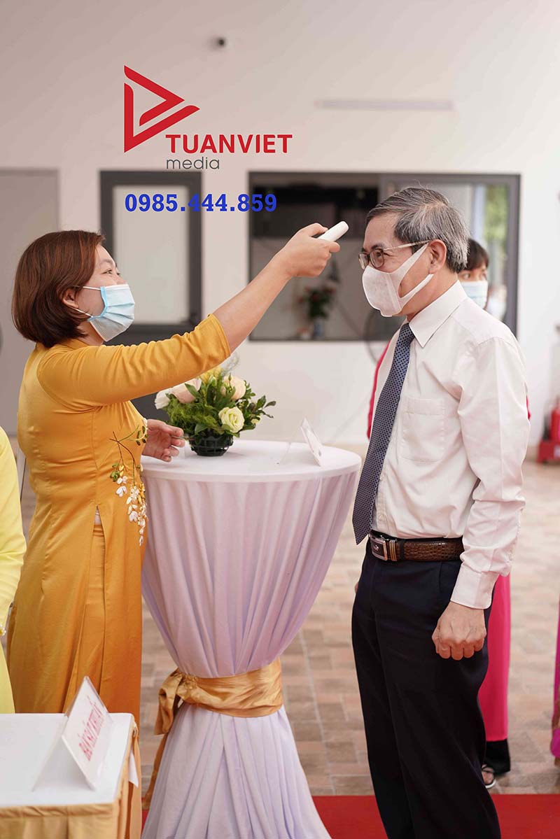 tổ chức lễ gắn biển công trình