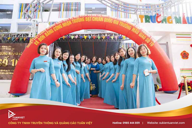 lễ gắn biển