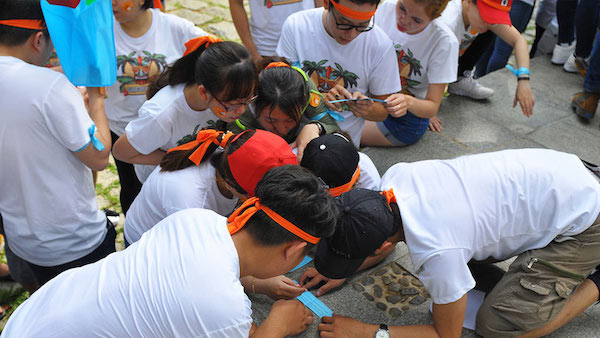 Trò chơi team building thể lực lẫn trí tuệ vô cùng hấp dẫn