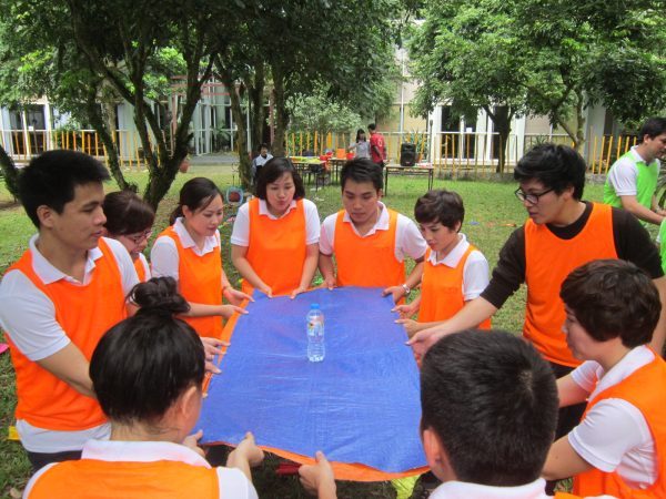 Team building giúp nâng cao tinh thần đoàn kết giữa các thành viên