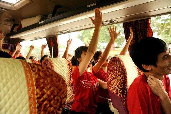 Trò chơi team building trên xe