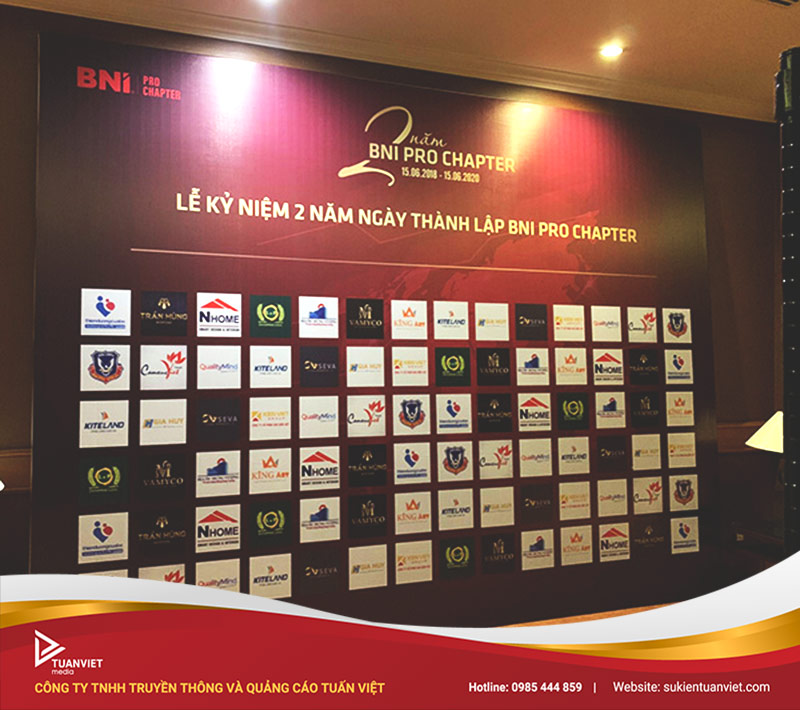 backdrop sinh nhật công ty
