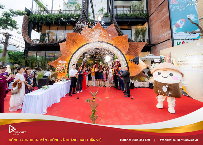 kịch bản khai trương quán ăn