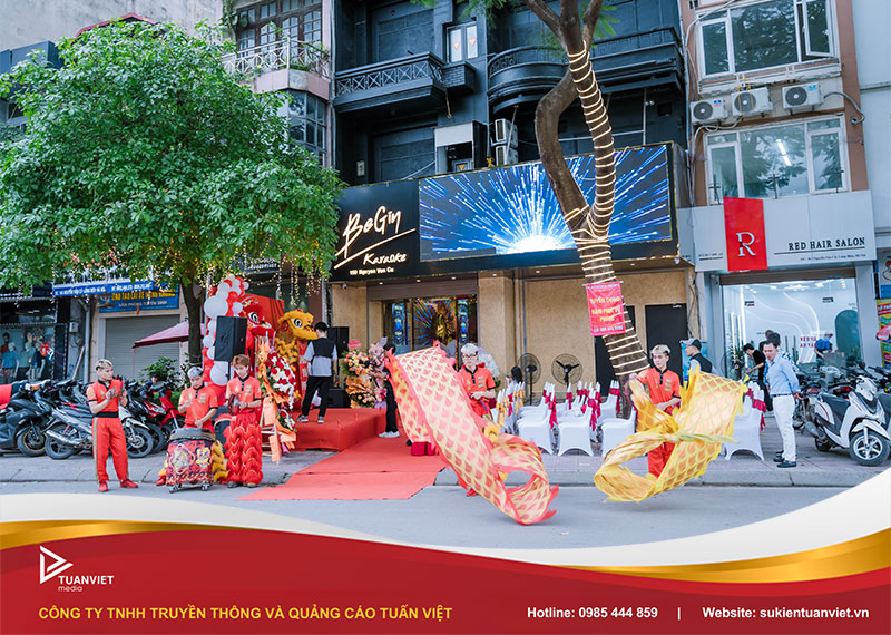 tổ chức sự kiện khai trương quán ăn