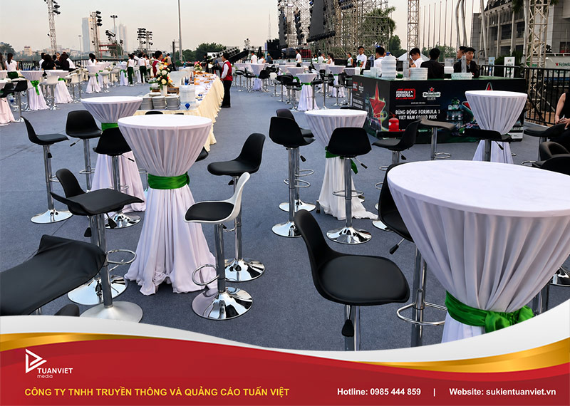 cho thuê bàn ghế bar giá rẻ