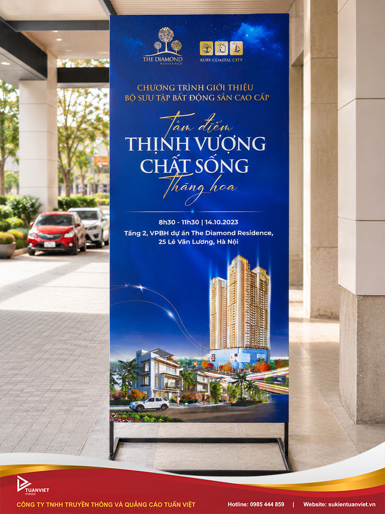 Cho thuê standee khai trương