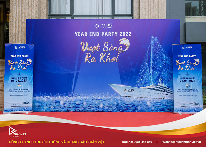 cho thuê standee chữ x