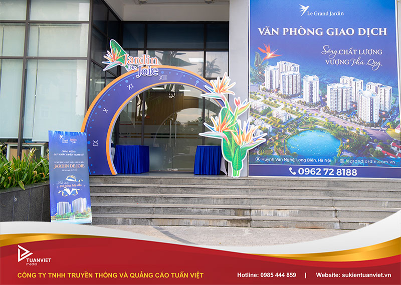 Dịch vụ cho thuê standee hà nội