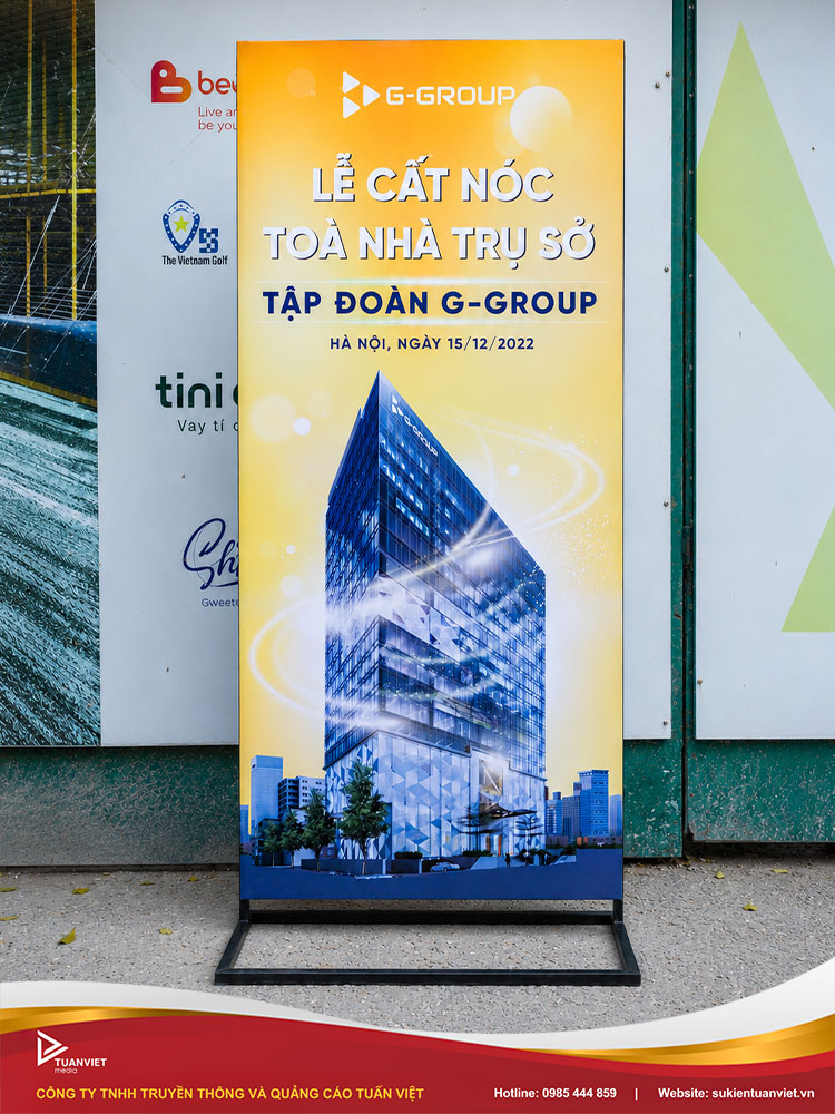 Cho thuê standee quảng cáo