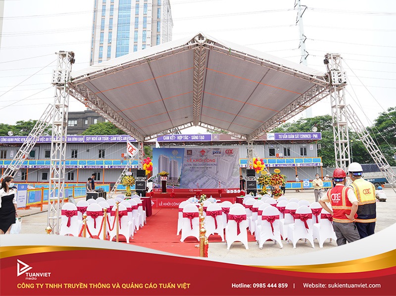 sân khấu ngoài trời 