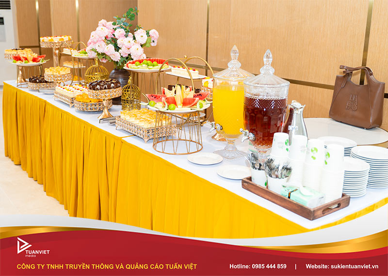 chi phí tiệc hội nghị khách hàng
