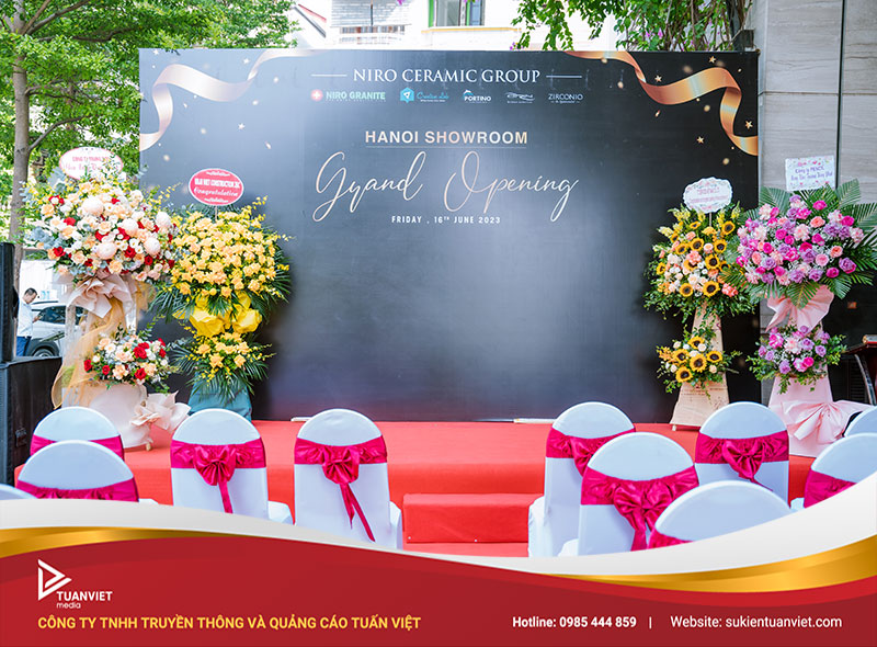 khai trương showroom niro ceramic