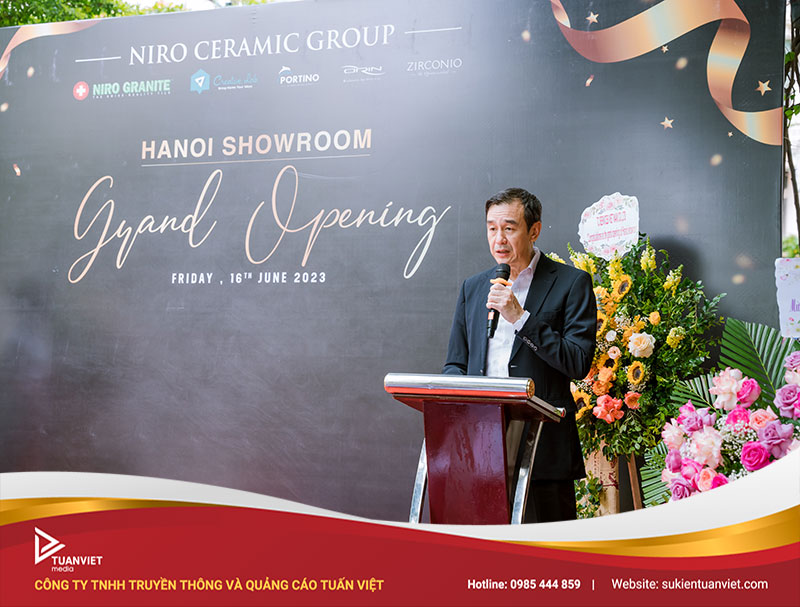 khai trương showroom niro ceramic