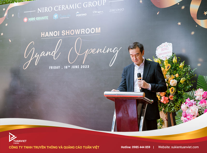 khai trương showroom niro ceramic