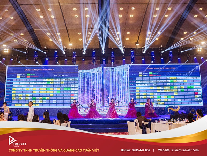 sân khấu trong nhà đẹp