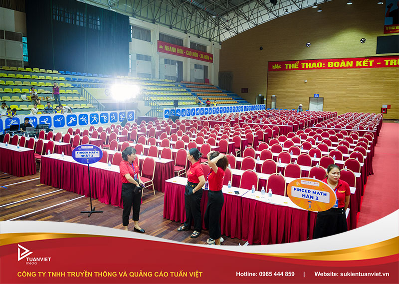 giá dịch vụ cho thuê bàn ghế sự kiện hà đông