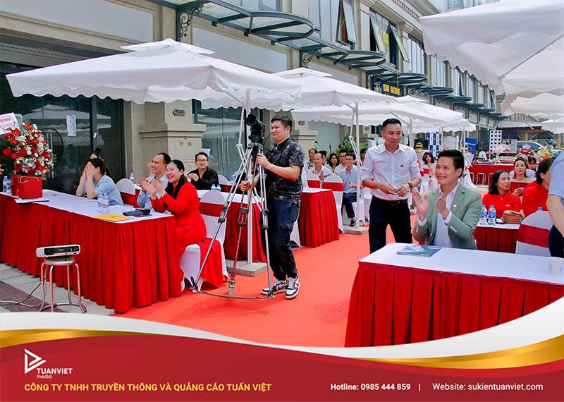 giá cho thuê ô lệch tâm