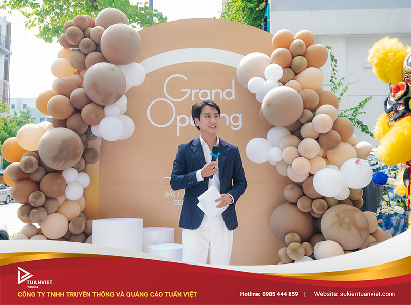 tổ chức sự kiện khai trương spa cùng MC sự kiện