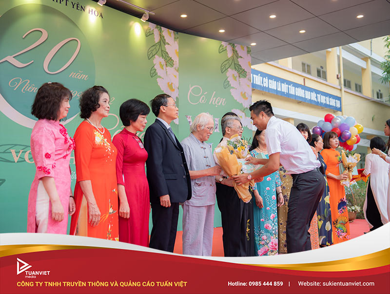 tổ chức họp lớp