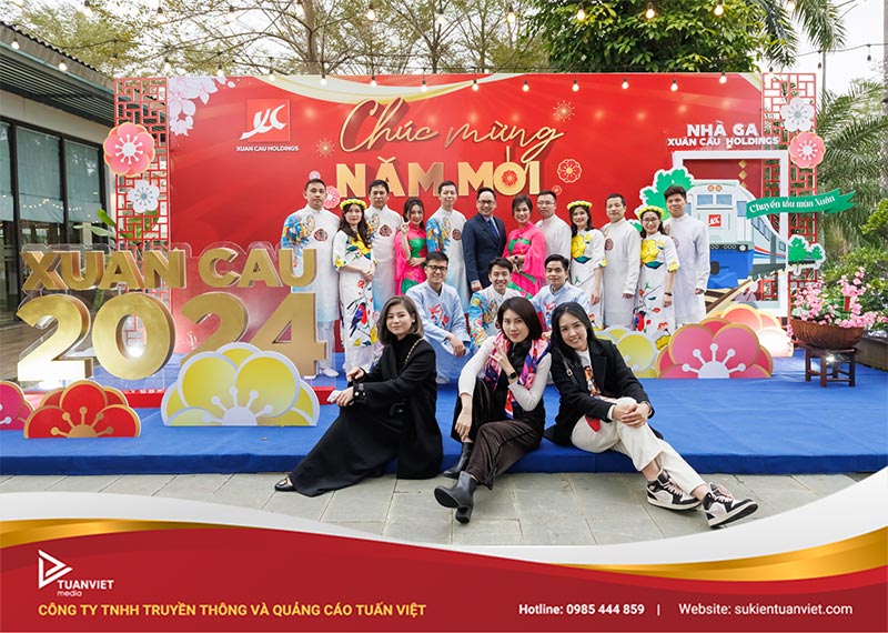 trang trí tiệc tất niên ngoài trời