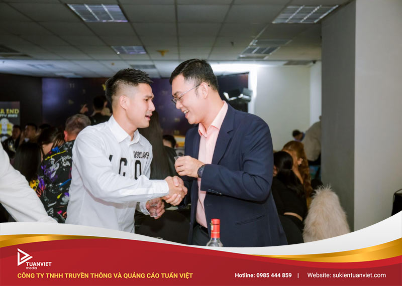 câu chúc tất niên hay