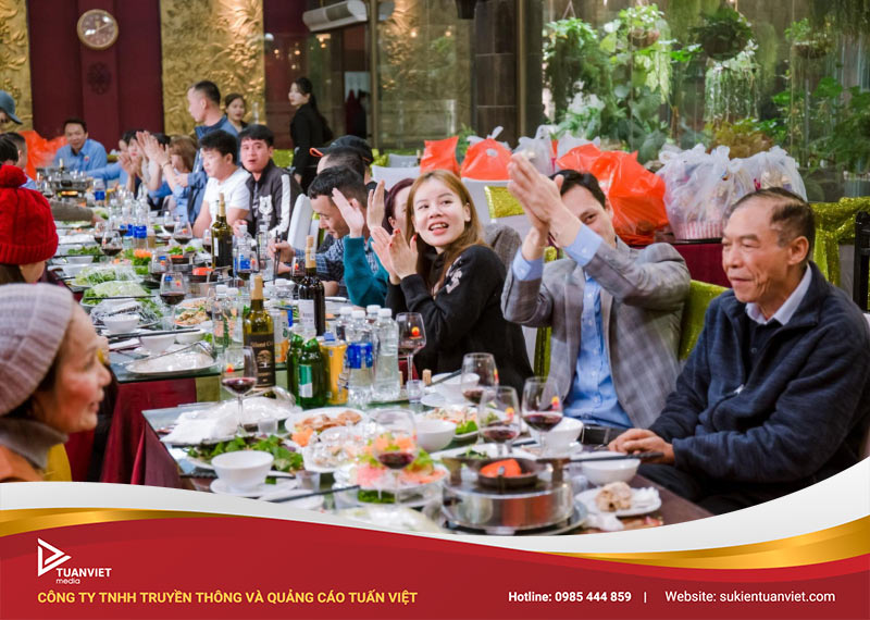 câu chúc tất niên ấn tượng