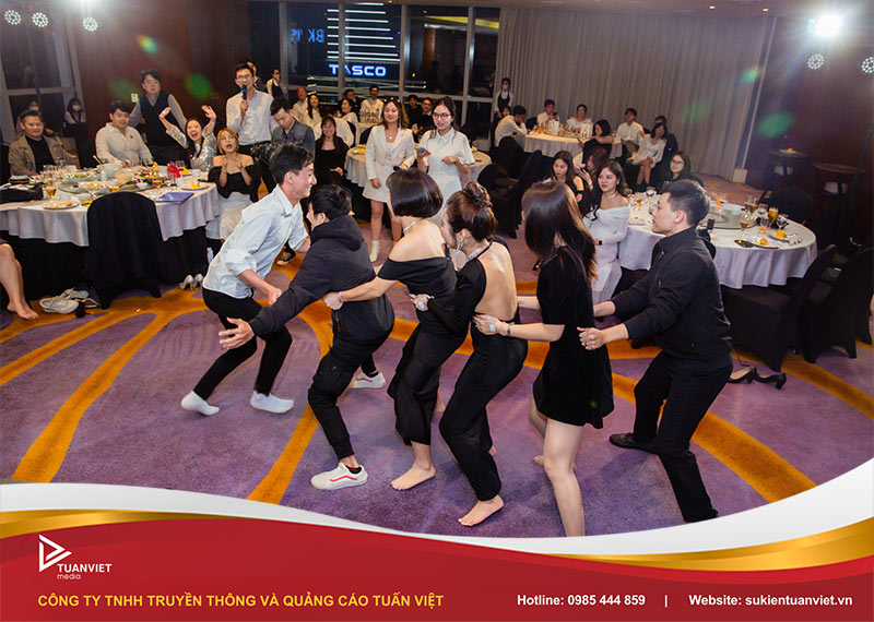 trò chơi cho tiệc tất niên