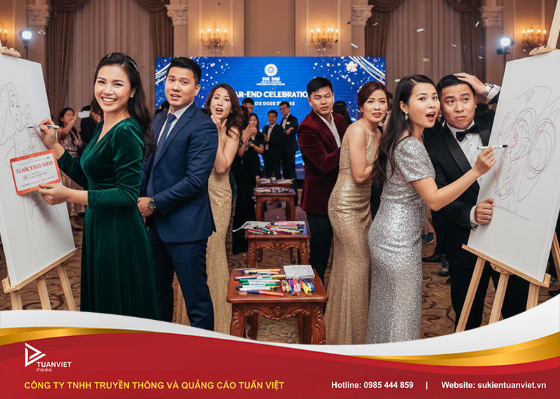 trò chơi tập thể tiệc tất niên 