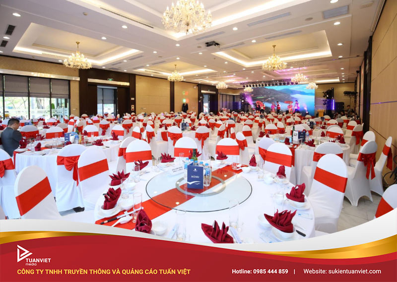 xu hướng tổ chức tất niên 2024