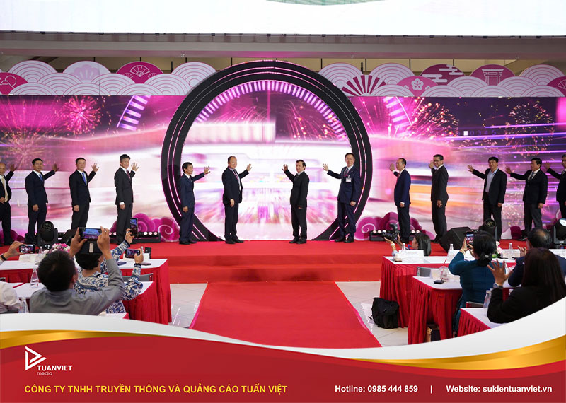 tổ chức Khai trương mall