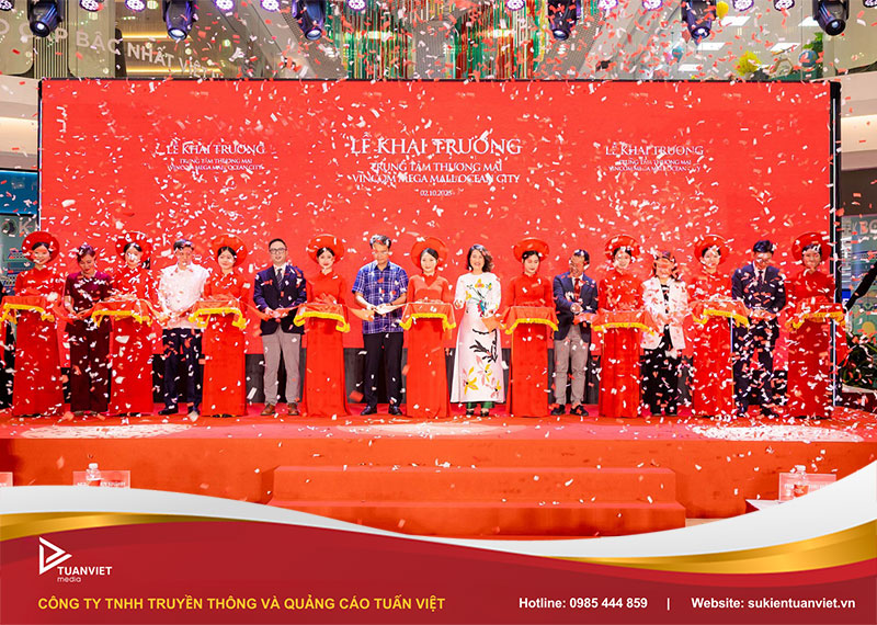 Tổ chức khai trương trung tâm thương mại