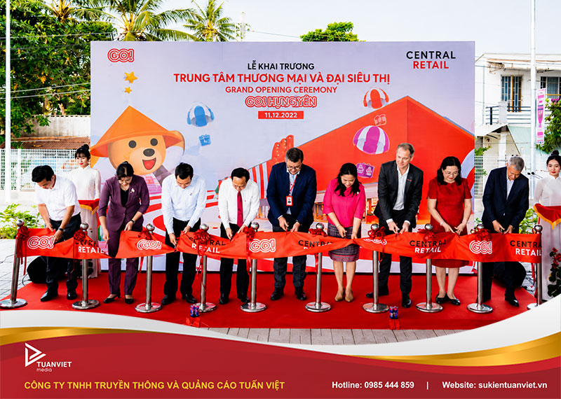 Khai trương trung tâm mua sắm
