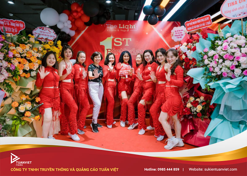 sinh nhật lần thứ 1 phòng gym the light