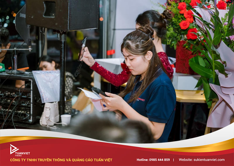 sinh nhật lần thứ 1 phòng gym the light