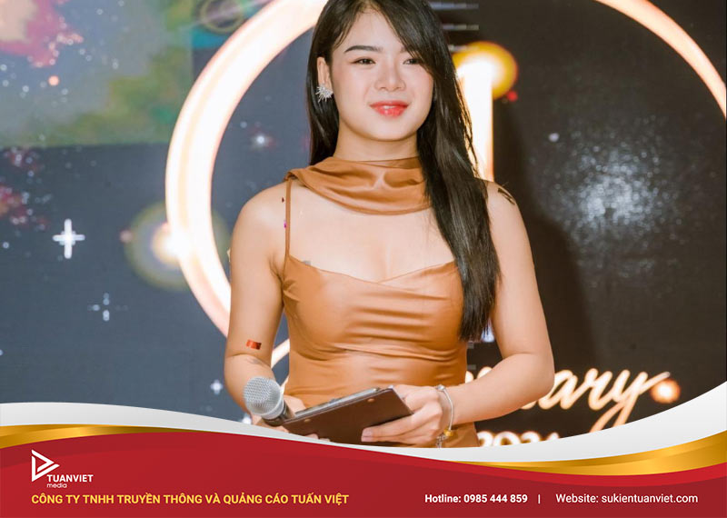 sinh nhật lần thứ 1 phòng gym the light