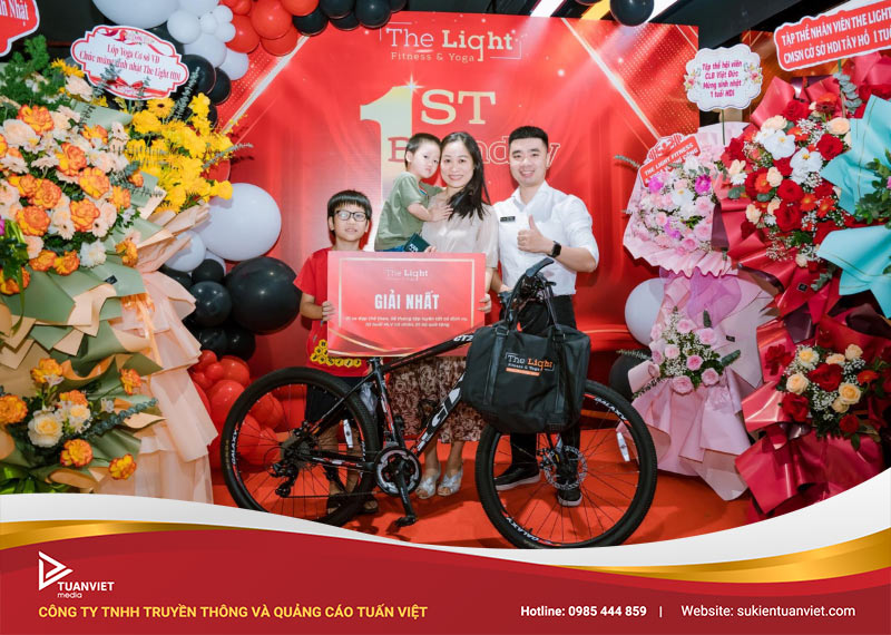 sinh nhật lần thứ 1 phòng gym the light