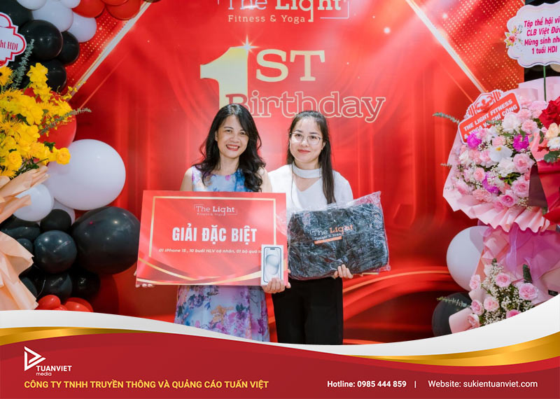 sinh nhật lần thứ 1 phòng gym the light