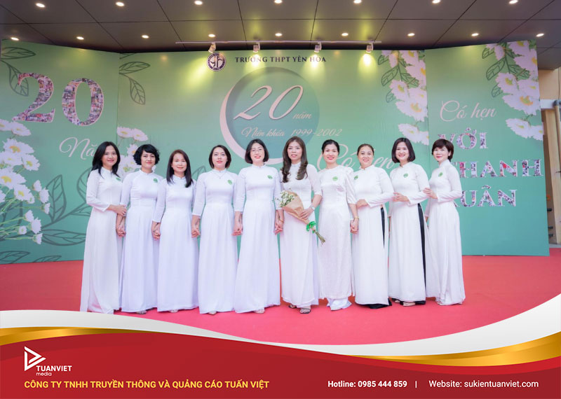mẫu backdrop họp lớp mới nhất