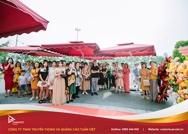 tổ chức khai trương quán cà phê